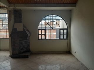 SE VENDE CASA COMERCIAL EN EL CENTRO DE ZIPAQUIRA