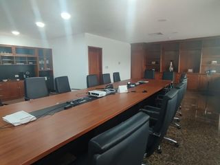 Foto 4 de En Venta Amplio Local Industrial en Cercado de Lima