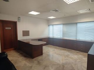 Foto 9 de En Venta Amplio Local Industrial en Cercado de Lima