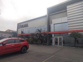 Foto 15 de En Venta Amplio Local Industrial en Cercado de Lima