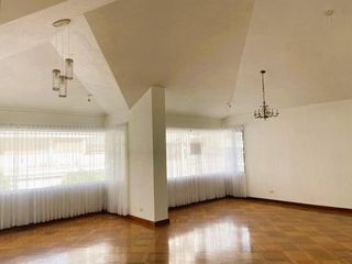 Foto 7 de Venta departamento 3 dormitorios, Urb. Las Bromelias, sector Monteserrin.