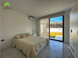 Foto 6 de CASA EN VENTA EN EXCLUSIVA URBANIZACIÓN MARINA BLUE, MANTA