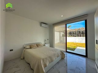 Foto 5 de CASA EN VENTA EN EXCLUSIVA URBANIZACIÓN MARINA BLUE, MANTA