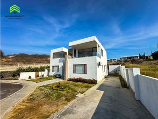 Foto 2 de CASA EN VENTA EN EXCLUSIVA URBANIZACIÓN MARINA BLUE, MANTA