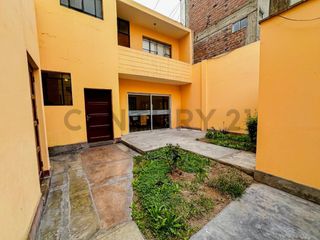 Foto 2 de CASA EN VENTA  RODEADA DE PARQUES EN PUEBLO LIBRE