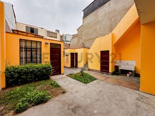 Foto 1 de CASA EN VENTA  RODEADA DE PARQUES EN PUEBLO LIBRE