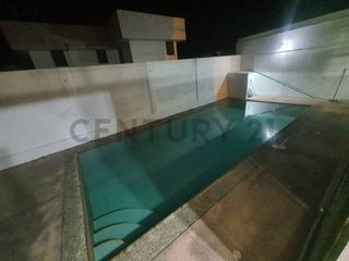 Foto 2 de Vendo Casa Grande junto al mar, Independiente, Piscina, 4 Dormitorios en Tonsupa
