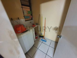 Foto 16 de Vendo Casa Grande junto al mar, Independiente, Piscina, 4 Dormitorios en Tonsupa