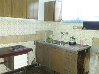 Foto 2 de CASA EN ESQUINA CON POSIBILIDADES COMERCIALES