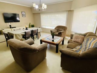 Foto 2 de VENTA |  CHALET DE 3 AMB CON DEPENDENCIA  Y SEGUNDA PROPIEDAD| BARRIO CHAUVÍN