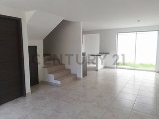 Foto 2 de DE OPORTUNIDAD CASA POMASQUI