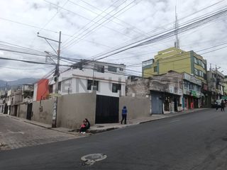 Foto 2 de Vendo Casa Rentera en la Roldos frente al Tuti