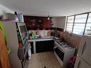 Foto 4 de Vendo Casa Rentera en la Roldos frente al Tuti