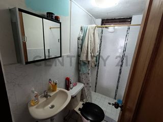 Foto 7 de Vendo Casa Rentera en la Roldos frente al Tuti