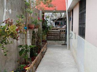 Foto 10 de Vendo Casa Rentera en la Roldos frente al Tuti