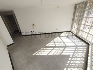 Foto 8 de En Venta Departamento de 4 Hab. Jardines del Batan, La granados Quito