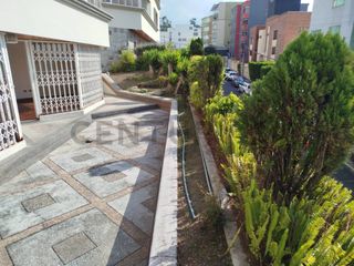 Foto 1 de En Venta Departamento de 4 Hab. Jardines del Batan, La granados Quito