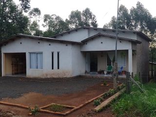 Foto 3 de En venta casa con amplio terreno.