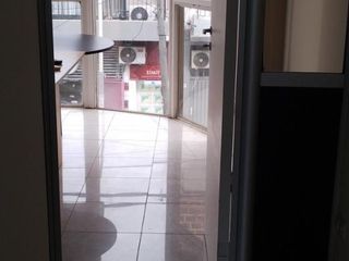 Foto 4 de Oficina 29 m2 con patio