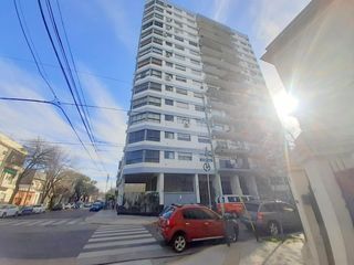 Foto 1 de DEPARTAMENTO DE DOS AMBIENTES EN TORRE MUY LUMINOSO