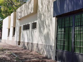 Foto 1 de Casa para uso Comercial en Av Mate de Luna 2.300