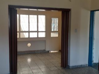 Foto 4 de Casa para uso Comercial en Av Mate de Luna 2.300