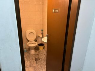 Foto 17 de Local 92mts 2 baños T/destino a 100mts Av Saenz