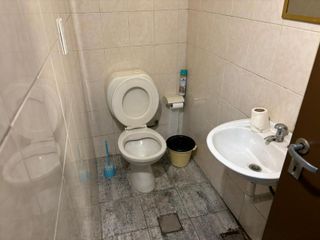 Foto 14 de Local 92mts 2 baños T/destino a 100mts Av Saenz