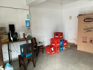 Foto 19 de Local 92mts 2 baños T/destino a 100mts Av Saenz