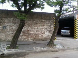 Foto 2 de Galpón en ALQUILER sobre asfalto en buen estado a 5 cuadras de la estación de Glew.