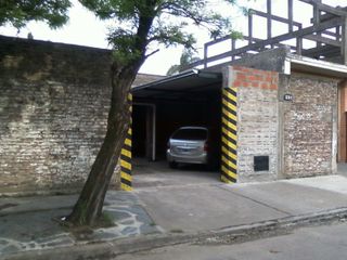 Foto 1 de Galpón en ALQUILER sobre asfalto en buen estado a 5 cuadras de la estación de Glew.