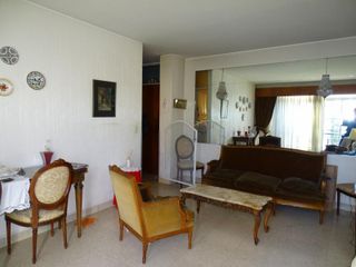 Foto 2 de HERMOSO DEP- DE 4 AMB, BALCÓN  Y BAULERA