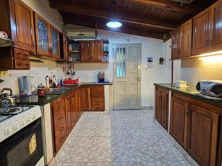 Foto 11 de CASA CON PILETA EN VENTA, SAN CAYETANO, GRAL ROCA