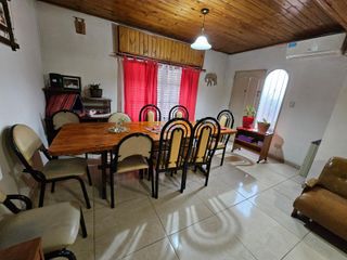 Foto 1 de CASA CON PILETA EN VENTA, SAN CAYETANO, GRAL ROCA