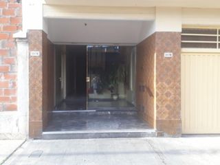 Foto 1 de Excelente Departamento de 3 amb. contra frente da sobre Av T Gordillo