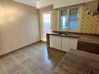 Foto 2 de ALQUILER - CASA MAS GALPON - VILLA MADERO