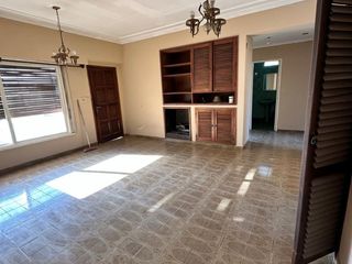 Foto 3 de ALQUILER - CASA MAS GALPON - VILLA MADERO