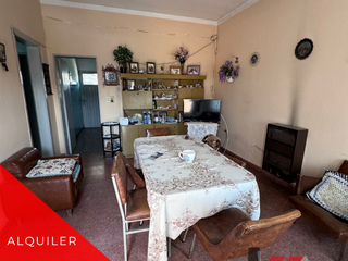 Foto 2 de ALQUILER DE CASA EN FRANCISCO ALVAREZ
