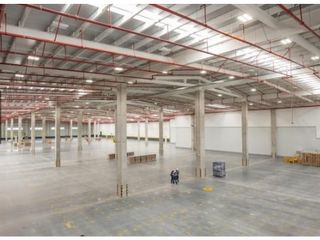 Foto 1 de Pifo, Galpón en Renta, 1000m2, 3 Ambientes