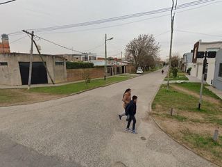 Foto 4 de Casa a refaccionar en venta - 2 dormitorios 1 baño - 136mts2 - José Hernández, La Plata