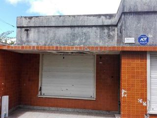 Foto 1 de Casa a refaccionar en venta - 2 dormitorios 1 baño - 136mts2 - José Hernández, La Plata