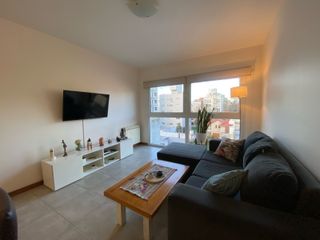 Foto 1 de Departamento de 3 ambientes con cochera en zona Guemes