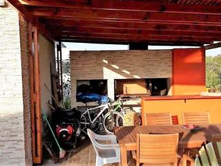 Foto 3 de Casa en venta - 3 dormitorios 3 baños 2 cocheras - 220mts2 - Los Talas