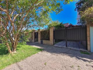 Foto 1 de Casa en venta - 3 Dormitorios 2 Baños - 660Mts2 - Manuel B. Gonnet