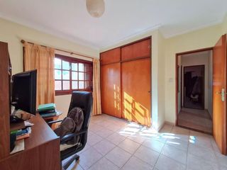 Foto 13 de Casa en venta - 3 Dormitorios 2 Baños - 660Mts2 - Manuel B. Gonnet