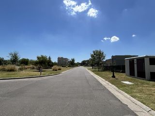 Foto 3 de Lote a pulmón verde en venta - Barrio Santa Inés, Canning