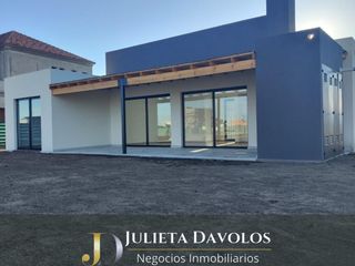 Foto 3 de Casa en  Venta 5 Ambientes Puertos del lago Barrio Riberas-Escobar-Maschwitz