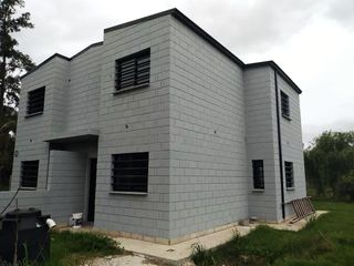 Foto 1 de Dúplex en venta - 2 dormitorios 2 baños - 82 mts2 - Villa Elvira, La Plata [FINANCIADO]