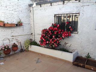 Foto 10 de Casa en venta - 3 dormitorios 2 baños - Cocheras - 130 mts2 - Los Hornos, La Plata
