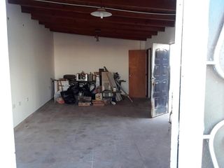 Foto 5 de Casa en venta - 3 dormitorios 2 baños - Cocheras - 130 mts2 - Los Hornos, La Plata